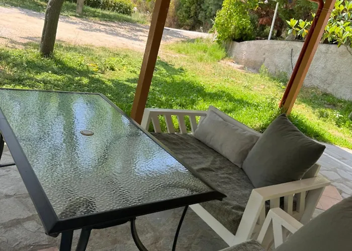 Alexandros Apartment Gomation